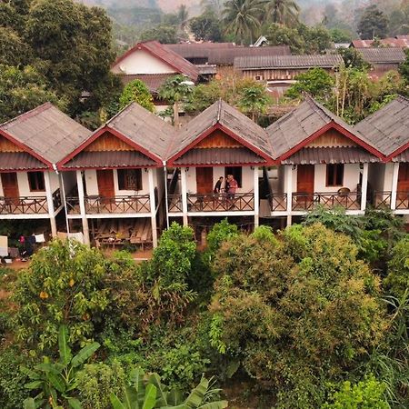 Sunset Bungalows & Gh Muang Ngoi Exterior foto
